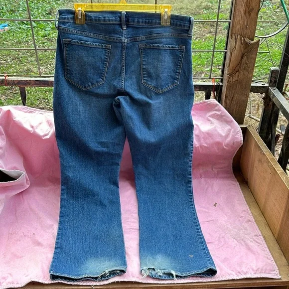 Old Navy Original Mid-Rise Denim Blue Jeans Petite Frayed Hem Distressed 12P - Picture 10 of 16